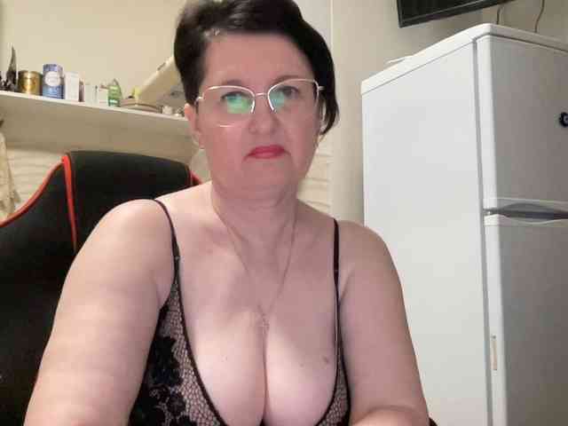 HotMilfPussy webcam