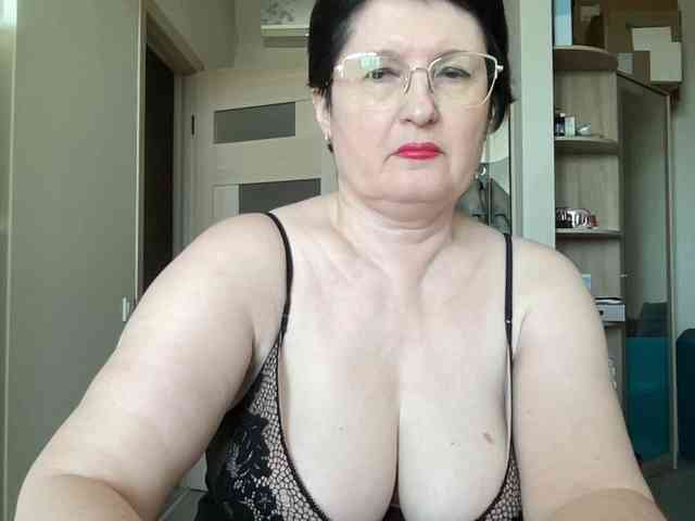 HotMilfPussy webcam