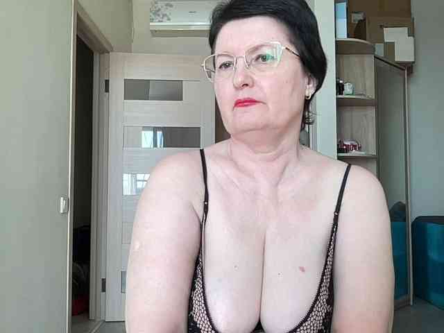 HotMilfPussy webcam