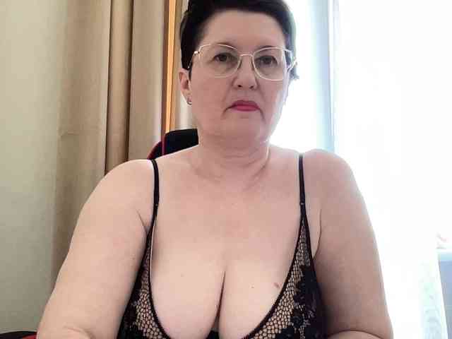 HotMilfPussy webcam