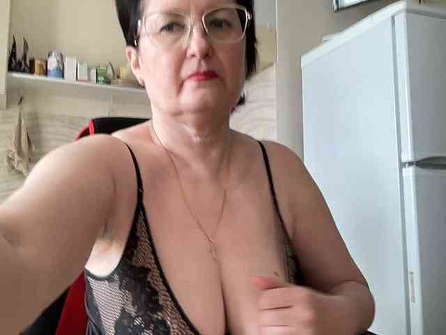 HotMilfPussy webcam