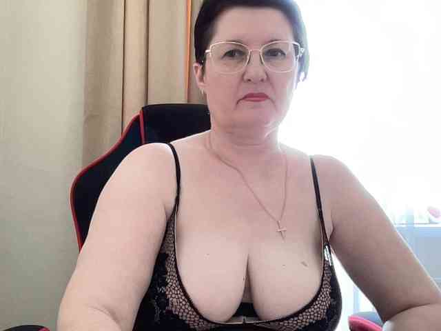 HotMilfPussy webcam