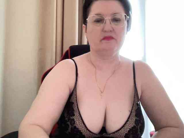 HotMilfPussy webcam