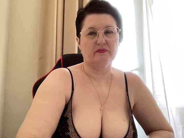 HotMilfPussy webcam