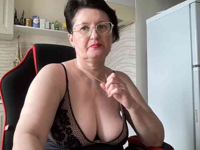HotMilfPussy webcam