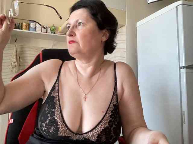 HotMilfPussy webcam