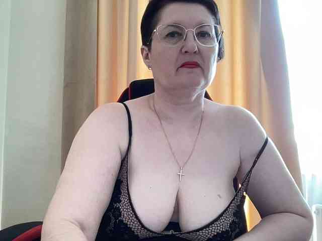 HotMilfPussy webcam