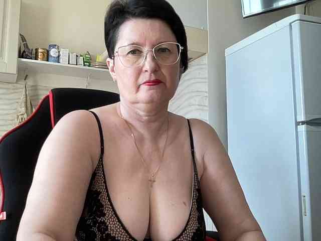 HotMilfPussy webcam