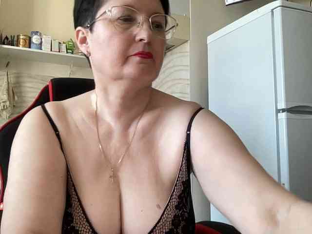 HotMilfPussy webcam