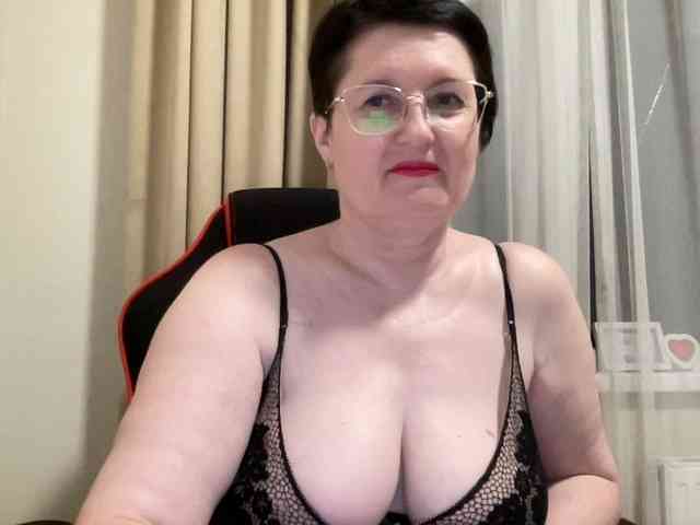HotMilfPussy webcam