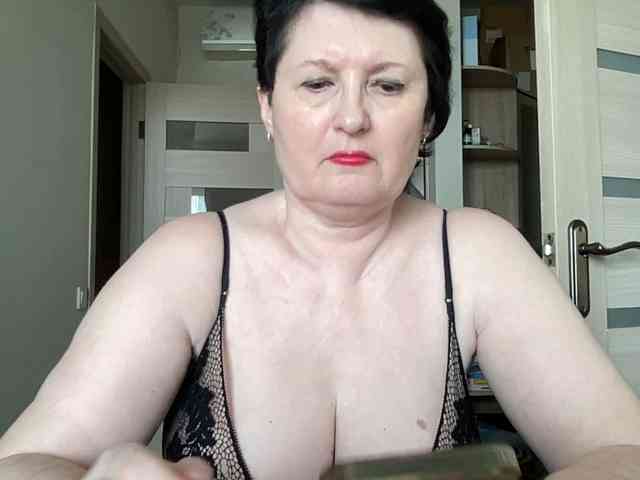 HotMilfPussy webcam