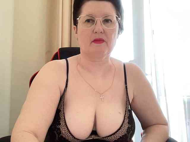 HotMilfPussy webcam