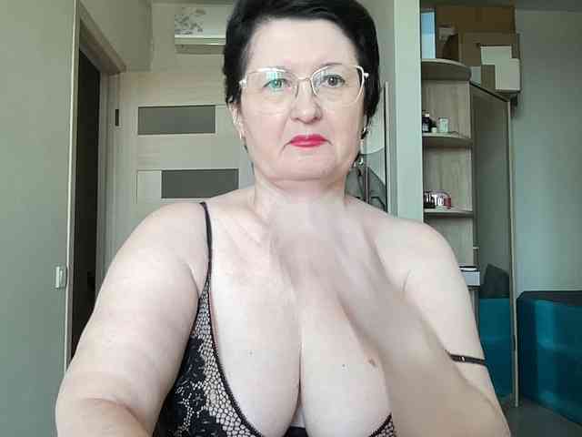 HotMilfPussy webcam