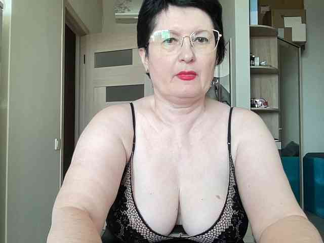 HotMilfPussy webcam
