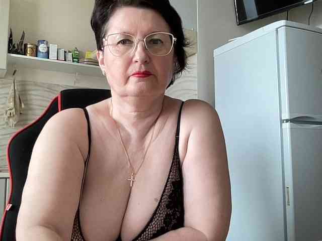 HotMilfPussy webcam