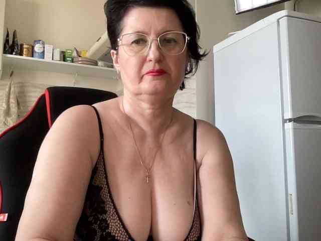 HotMilfPussy webcam
