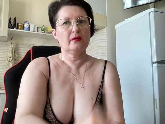 HotMilfPussy webcam