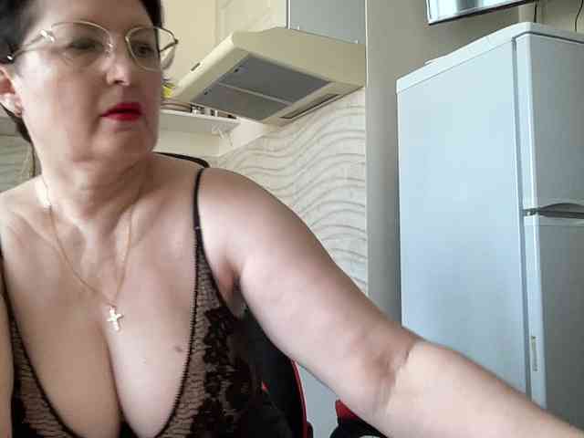 HotMilfPussy webcam