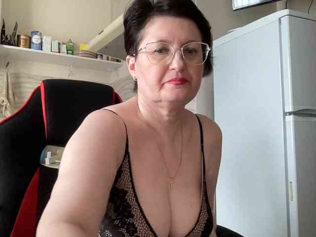 HotMilfPussy webcam