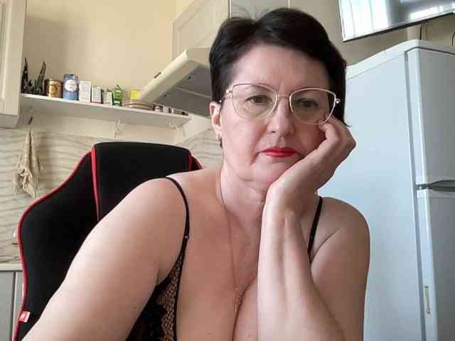 HotMilfPussy webcam