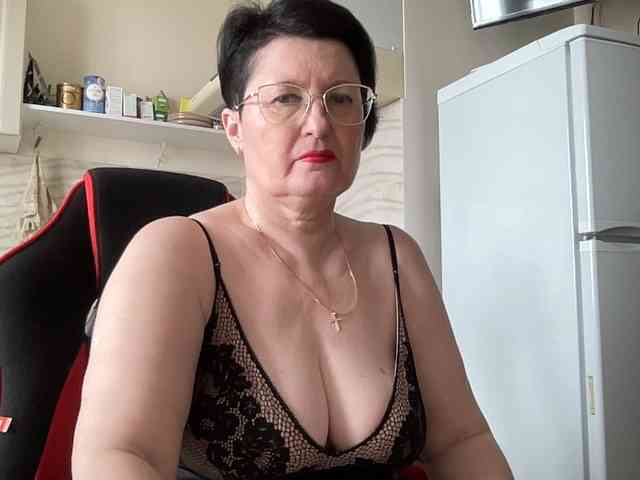 HotMilfPussy webcam