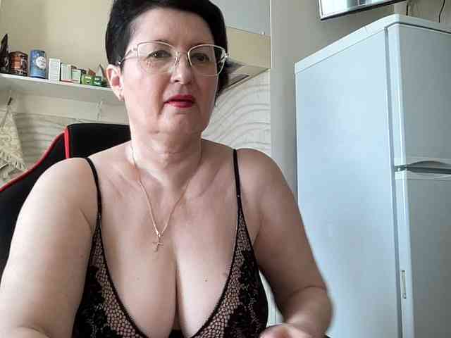 HotMilfPussy webcam