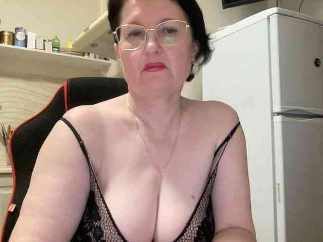HotMilfPussy webcam