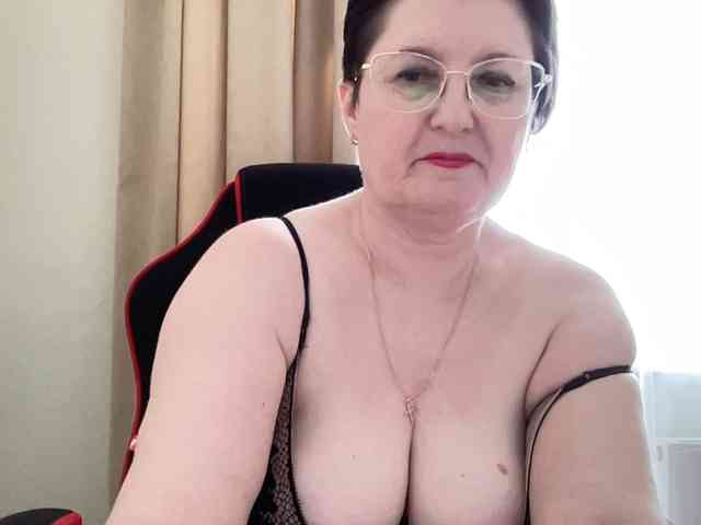 HotMilfPussy webcam