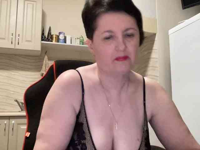 HotMilfPussy webcam