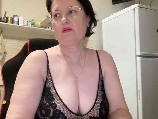 HotMilfPussy webcam