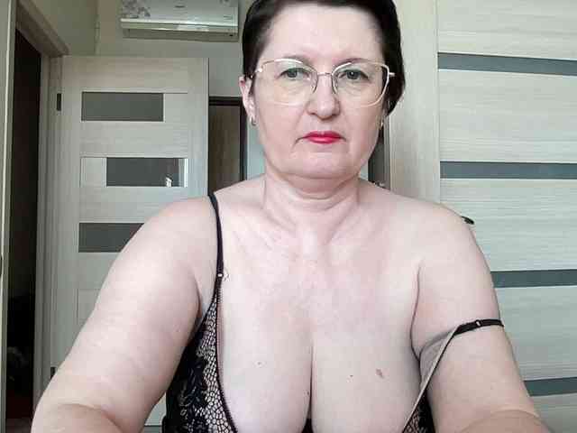 HotMilfPussy webcam