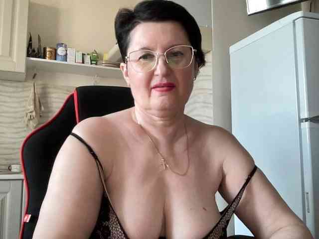 HotMilfPussy webcam