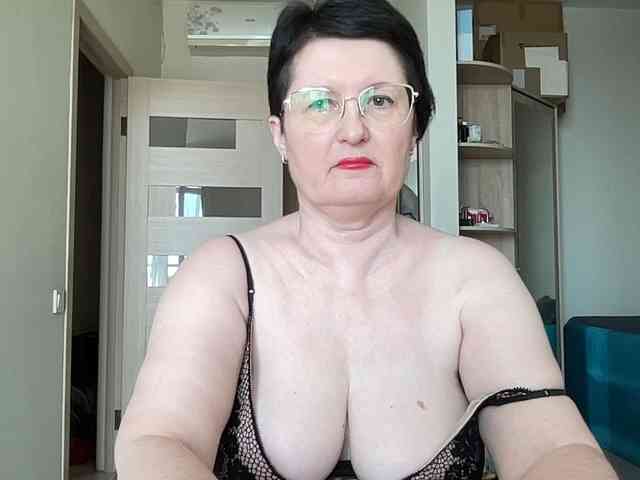 HotMilfPussy webcam