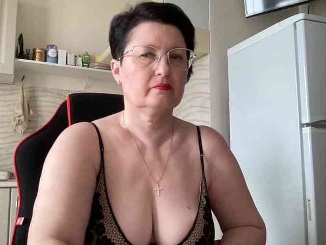 HotMilfPussy webcam
