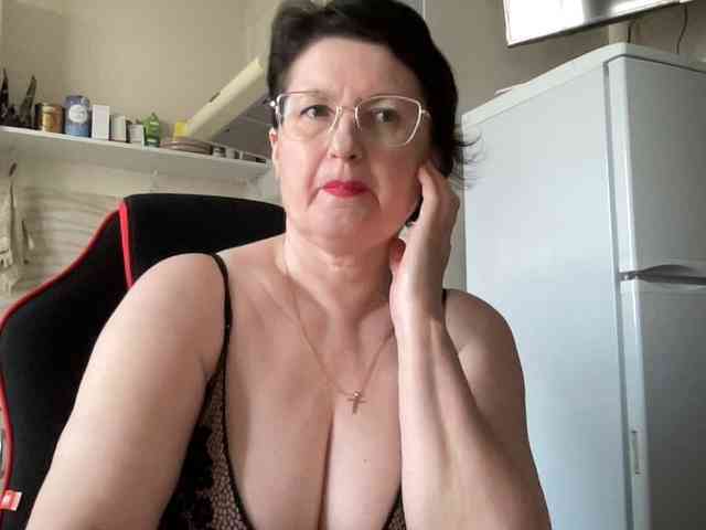 HotMilfPussy webcam