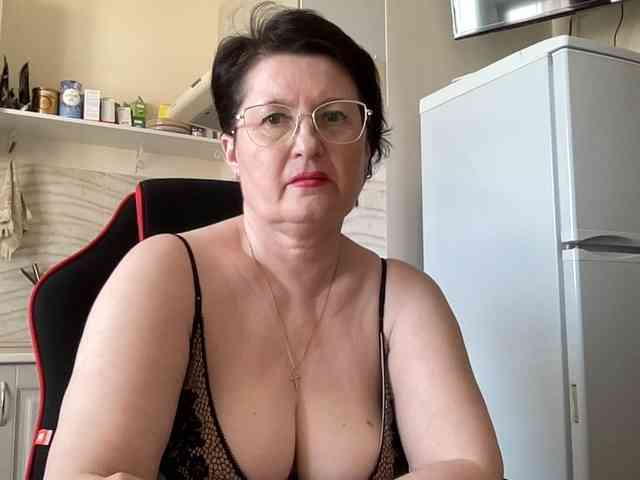 HotMilfPussy webcam
