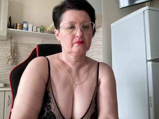 HotMilfPussy webcam