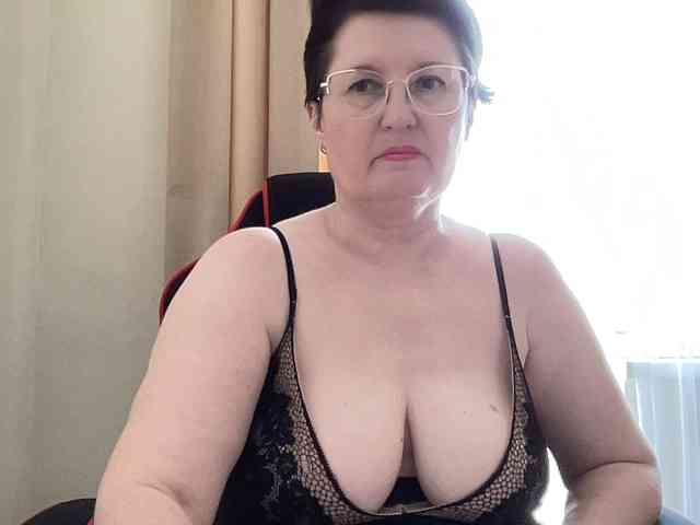 HotMilfPussy webcam