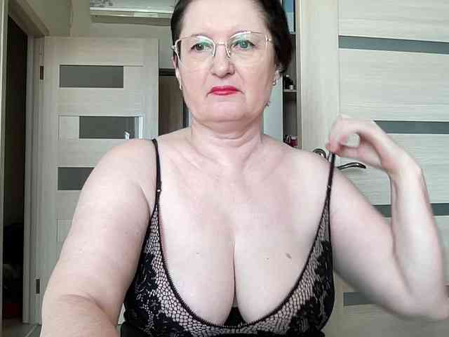 HotMilfPussy webcam