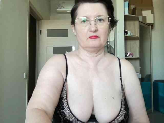 HotMilfPussy webcam