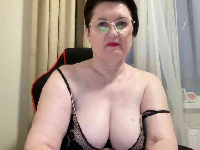 HotMilfPussy webcam