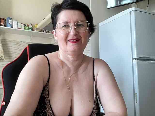 HotMilfPussy webcam