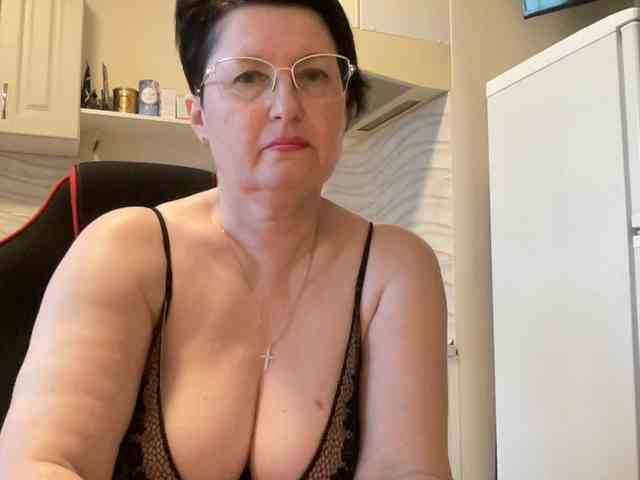 HotMilfPussy webcam