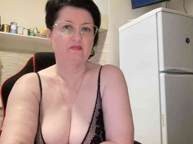 HotMilfPussy webcam