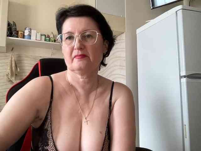 HotMilfPussy webcam