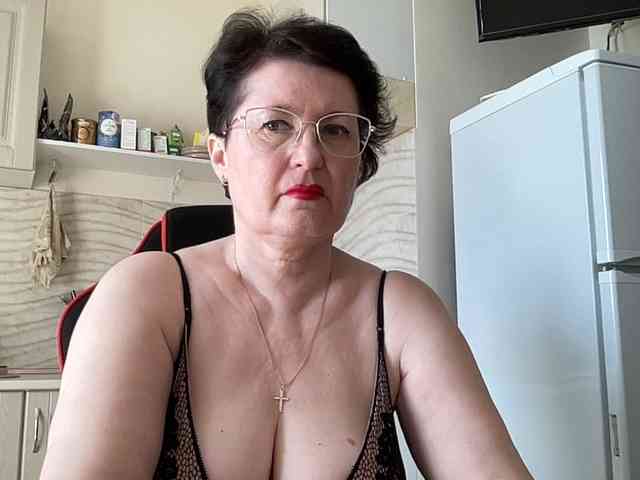 HotMilfPussy webcam
