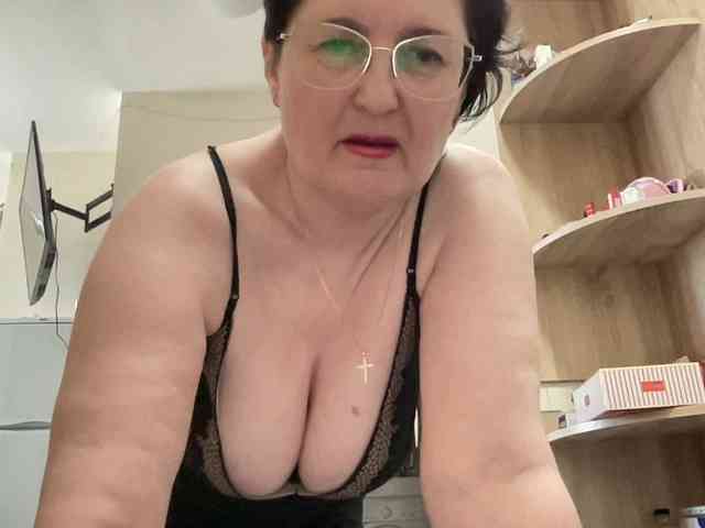 HotMilfPussy webcam