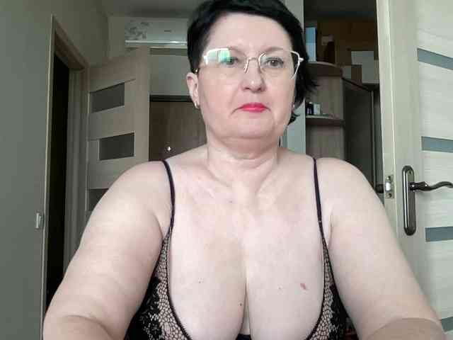 HotMilfPussy webcam
