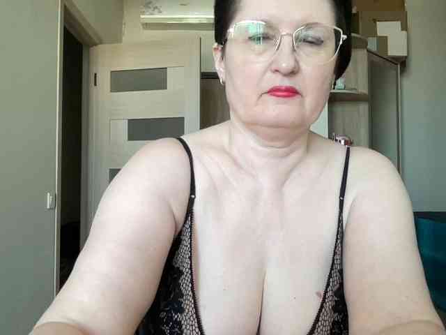 HotMilfPussy webcam