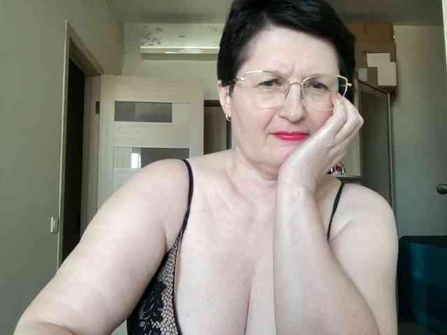 HotMilfPussy webcam